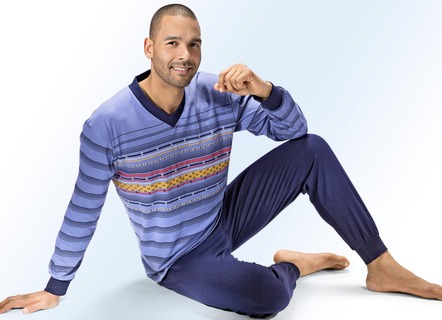 Pyjama met V-hals, manchetten en geplaatst printdessin
