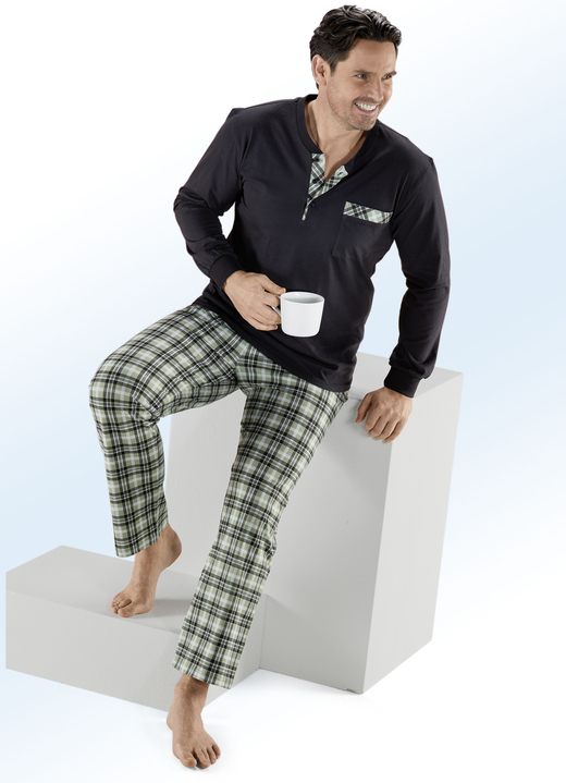 Pyjama's - Set van twee pyjama's met knoopsluiting, borstzak en manchetmouwen, in Größe 046 bis 062, in Farbe 1 X ANTRACIETGROEN, 1 X PACIFIC TURKOOIS Ansicht 1