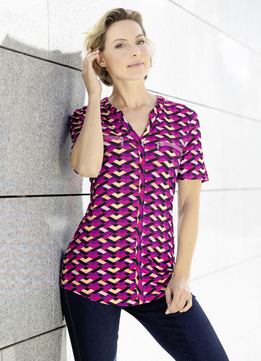 Shirts - Fabelhaftes Shirt mit V-Ausschnitt in 2 Farben, in Größe 034 bis 042, in Farbe PINK-AUBERGINE Ansicht 1
