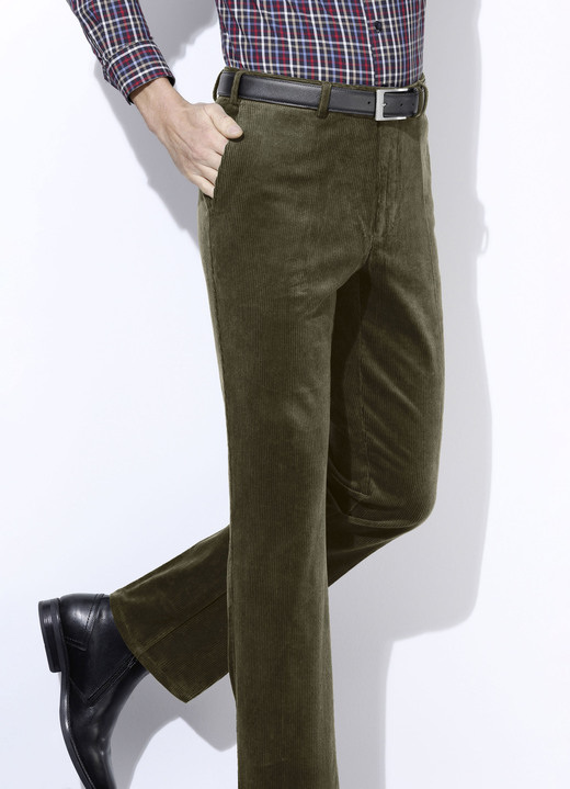 Broeken - Corduroy broek met elastische tailleband in 3 kleuren, in Größe 024 bis 064, in Farbe DONKERGROEN Ansicht 1