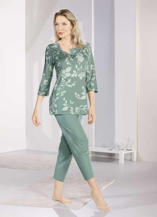 Pyjama's & shorties - Pyjama met 3/4 lange mouwen en 7/8 lange broek, in Größe 036 bis 054, in Farbe DONKER JADE Ansicht 1