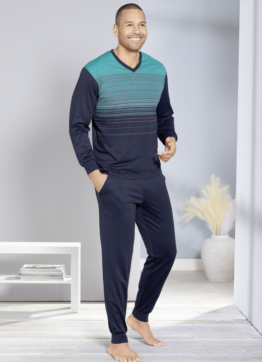Pyjama's - Hajo ademende comfort pyjama met V-hals en in het garen geverfd streepdesign, in Größe 046 bis 062, in Farbe MARINE-SMARAGDGRÜN Ansicht 1