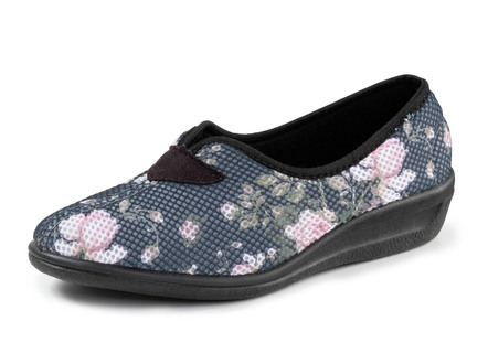 Slippers gemaakt van zacht mesh-materiaal met bloemenprint